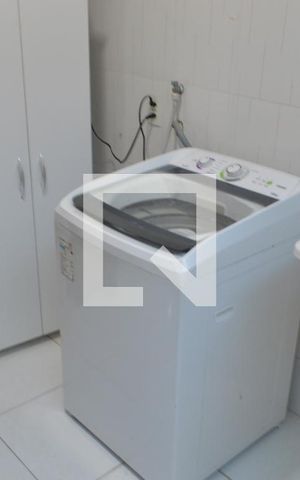 Casa de condomínio para alugar com 320m², 5 quartos e 2 vagasÁrea de Serviço 