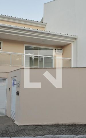 Casa de condomínio para alugar com 320m², 5 quartos e 2 vagasFachada