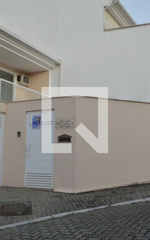 Casa de condomínio para alugar com 320m², 5 quartos e 2 vagasFachada