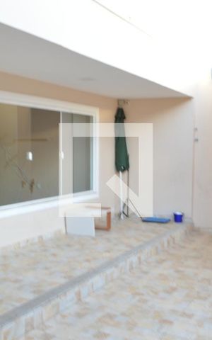 Casa de condomínio para alugar com 320m², 5 quartos e 2 vagasFachada