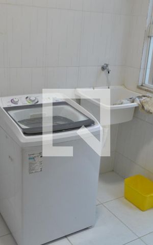 Casa de condomínio para alugar com 320m², 5 quartos e 2 vagasÁrea de Serviço 