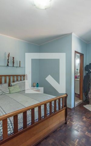 Casa à venda com 280m², 4 quartos e 3 vagas Casa à venda com 280m², 4 quartos e 3 vagasSuíte 2