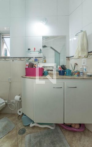 Casa à venda com 280m², 4 quartos e 3 vagas Casa à venda com 280m², 4 quartos e 3 vagasBanheiro da Suíte 2