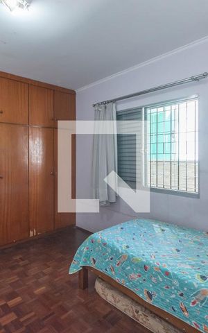 Casa à venda com 280m², 4 quartos e 3 vagas Casa à venda com 280m², 4 quartos e 3 vagasQuarto 1