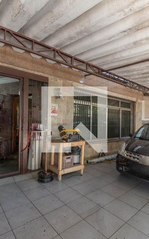 Casa à venda com 280m², 4 quartos e 3 vagas Casa à venda com 280m², 4 quartos e 3 vagasGaragem