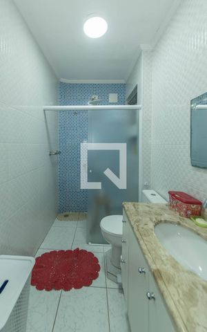 Casa à venda com 280m², 4 quartos e 3 vagas Casa à venda com 280m², 4 quartos e 3 vagasBanheiro da Suíte 1