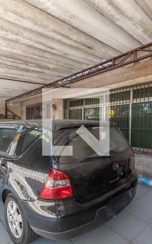 Casa à venda com 280m², 4 quartos e 3 vagas Casa à venda com 280m², 4 quartos e 3 vagasGaragem