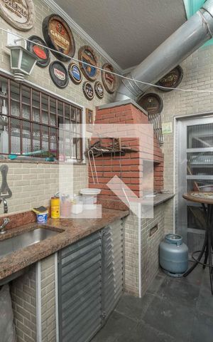 Casa à venda com 280m², 4 quartos e 3 vagas Casa à venda com 280m², 4 quartos e 3 vagasÁrea Gourmet