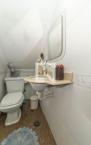 Casa à venda com 280m², 4 quartos e 3 vagas Casa à venda com 280m², 4 quartos e 3 vagasLavabo