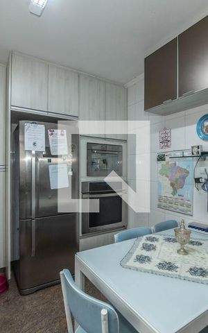 Casa à venda com 280m², 4 quartos e 3 vagas Casa à venda com 280m², 4 quartos e 3 vagasCozinha