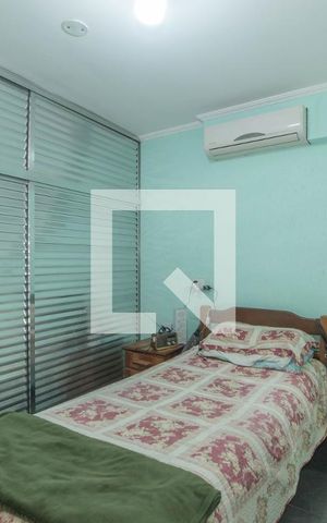 Casa à venda com 280m², 4 quartos e 3 vagas Casa à venda com 280m², 4 quartos e 3 vagasSuíte 1