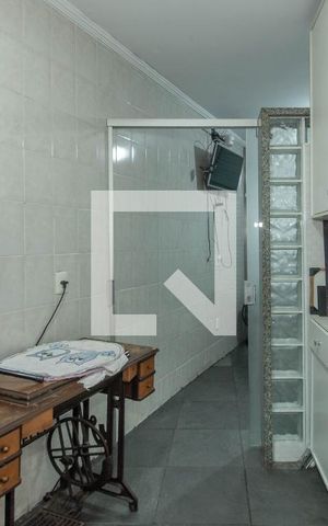 Casa à venda com 280m², 4 quartos e 3 vagas Casa à venda com 280m², 4 quartos e 3 vagasDespensa