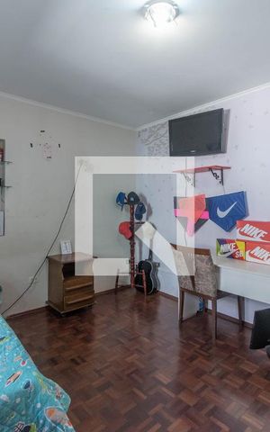 Casa à venda com 280m², 4 quartos e 3 vagas Casa à venda com 280m², 4 quartos e 3 vagasQuarto 1