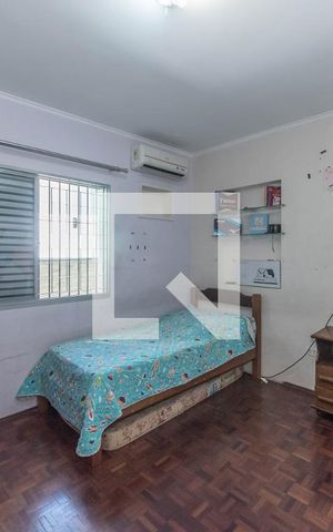 Casa à venda com 280m², 4 quartos e 3 vagas Casa à venda com 280m², 4 quartos e 3 vagasQuarto 1