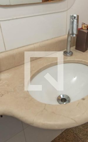 Casa à venda com 280m², 4 quartos e 3 vagas Casa à venda com 280m², 4 quartos e 3 vagasLavabo