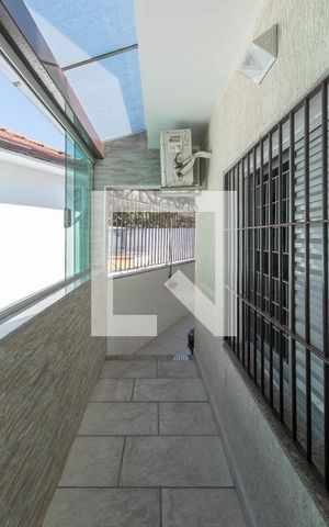 Casa à venda com 280m², 4 quartos e 3 vagas Casa à venda com 280m², 4 quartos e 3 vagasLavanderia - Corredor