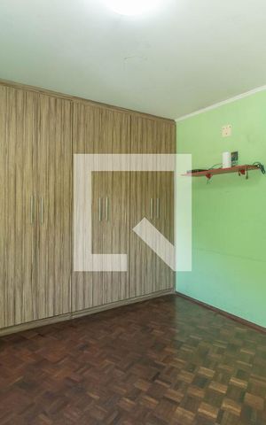 Casa à venda com 280m², 4 quartos e 3 vagas Casa à venda com 280m², 4 quartos e 3 vagasQuarto 2