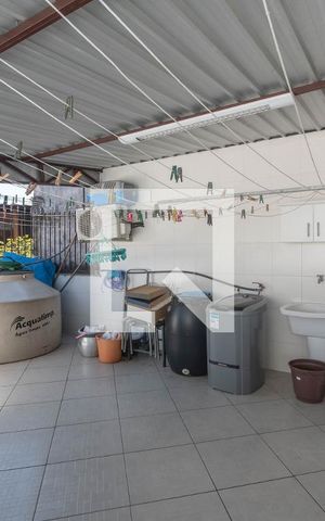 Casa à venda com 280m², 4 quartos e 3 vagas Casa à venda com 280m², 4 quartos e 3 vagasLavanderia