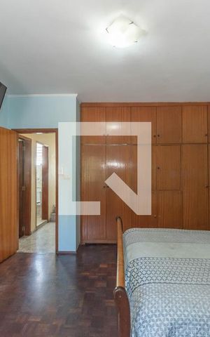 Casa à venda com 280m², 4 quartos e 3 vagas Casa à venda com 280m², 4 quartos e 3 vagasSuíte 2