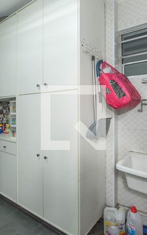Casa à venda com 280m², 4 quartos e 3 vagas Casa à venda com 280m², 4 quartos e 3 vagasDespensa