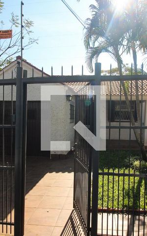 Casa para alugar com 100m², 2 quartos e 2 vagas Casa para alugar com 100m², 2 quartos e 2 vagasFachada