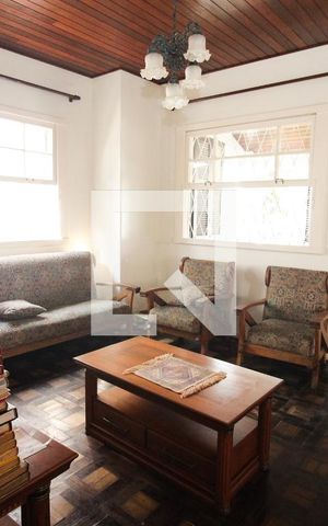 Casa para alugar com 100m², 2 quartos e 2 vagas Casa para alugar com 100m², 2 quartos e 2 vagasSala