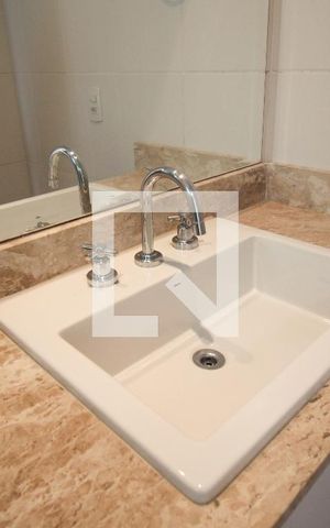 Apartamento à venda com 112m², 2 quartos e 2 vagas Apartamento à venda com 112m², 2 quartos e 2 vagasBanheiro da Suíte 2