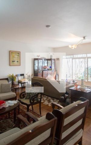Casa para alugar com 600m², 4 quartos e 3 vagas Casa para alugar com 600m², 4 quartos e 3 vagasSala de Estar