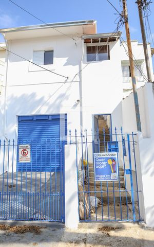 Casa para alugar com 75m², 2 quartos e sem vagaFachada