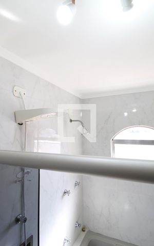 Casa à venda com 318m², 4 quartos e 4 vagasBanheiro Social