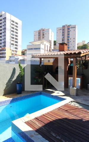 Casa à venda com 318m², 4 quartos e 4 vagasQuintal / Piscina / Churrasqueira