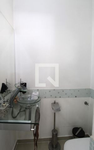 Casa à venda com 318m², 4 quartos e 4 vagasLavabo