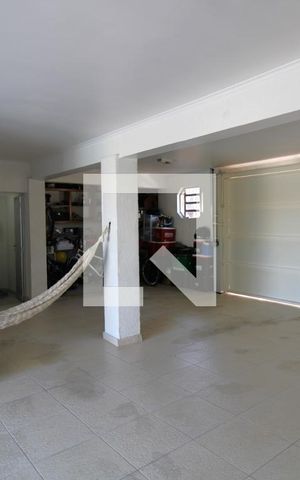 Casa à venda com 318m², 4 quartos e 4 vagasGaragem