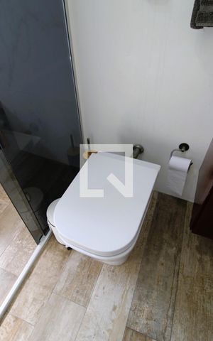 Casa à venda com 318m², 4 quartos e 4 vagasBanheiro Social