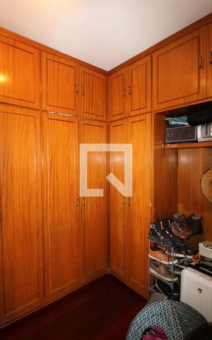Casa à venda com 318m², 4 quartos e 4 vagasQuarto 3