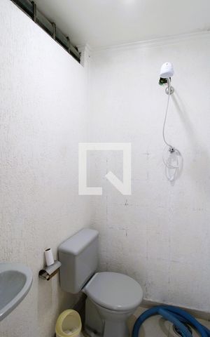 Casa à venda com 318m², 4 quartos e 4 vagasBanheiro de Serviço