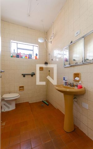 Casa à venda com 157m², 2 quartos e 1 vaga Casa à venda com 157m², 2 quartos e 1 vagaBanheiro