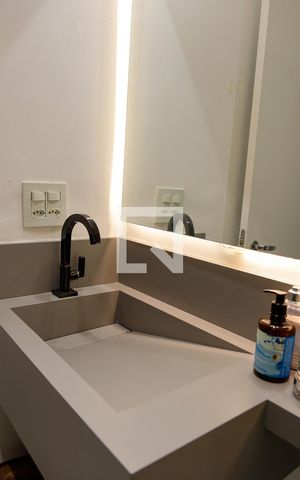 Apartamento à venda com 62m², 2 quartos e 1 vaga Apartamento à venda com 62m², 2 quartos e 1 vagaBanheiro
