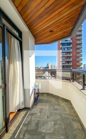 Apartamento à venda com 412m², 4 quartos e 5 vagas Apartamento à venda com 412m², 4 quartos e 5 vagasVaranda da Sala de Lareira