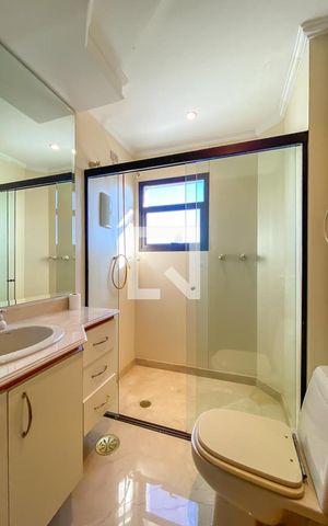 Apartamento à venda com 412m², 4 quartos e 5 vagas Apartamento à venda com 412m², 4 quartos e 5 vagasBanheiro da Suíte 3
