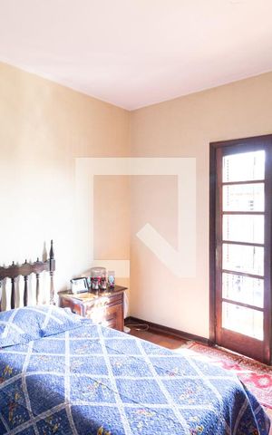 Casa à venda com 215m², 3 quartos e 1 vagaQuarto 1