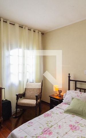 Casa à venda com 215m², 3 quartos e 1 vagaSuíte