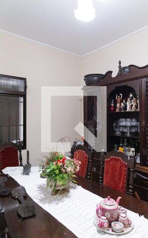 Casa à venda com 215m², 3 quartos e 1 vagaSala de jantar