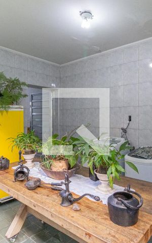 Casa à venda com 215m², 3 quartos e 1 vagaÁrea de serviço
