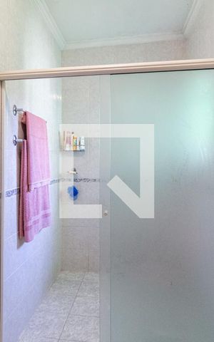 Casa à venda com 215m², 3 quartos e 1 vagaBanheiro da suíte