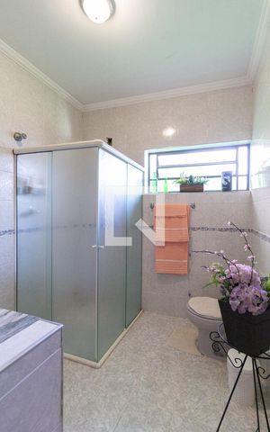 Casa à venda com 215m², 3 quartos e 1 vagaBanheiro