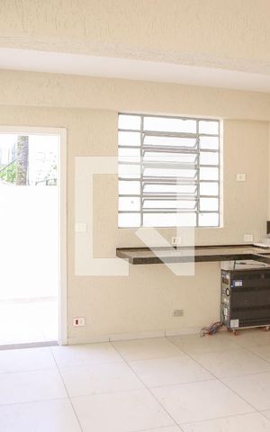 Casa para alugar com 449m², 4 quartos e 5 vagas Casa para alugar com 449m², 4 quartos e 5 vagasCozinha