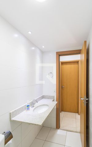 Apartamento à venda com 61m², 2 quartos e 1 vaga Apartamento à venda com 61m², 2 quartos e 1 vagaBanheiro Social