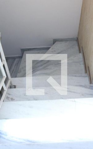 Casa à venda com 145m², 4 quartos e 2 vagasEscada