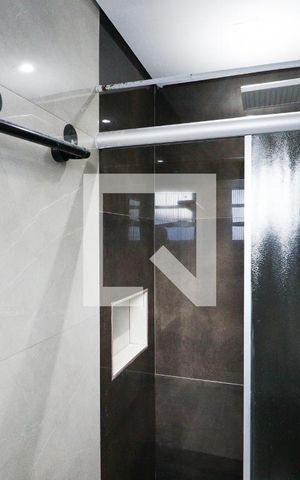 Casa à venda com 500m², 4 quartos e 16 vagasBanheiro da Suíte 1
